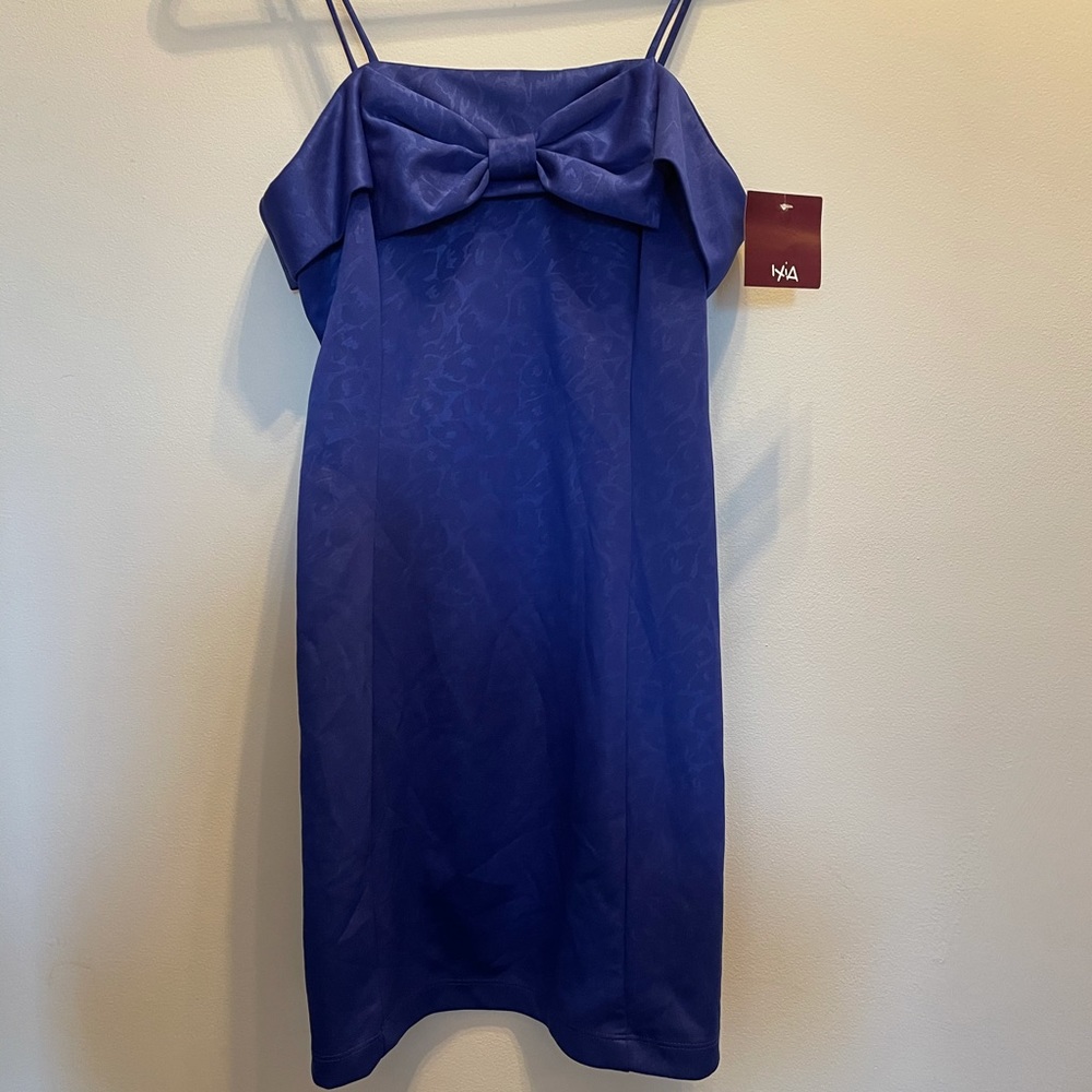 Satin bodycon cocktail dress with bow